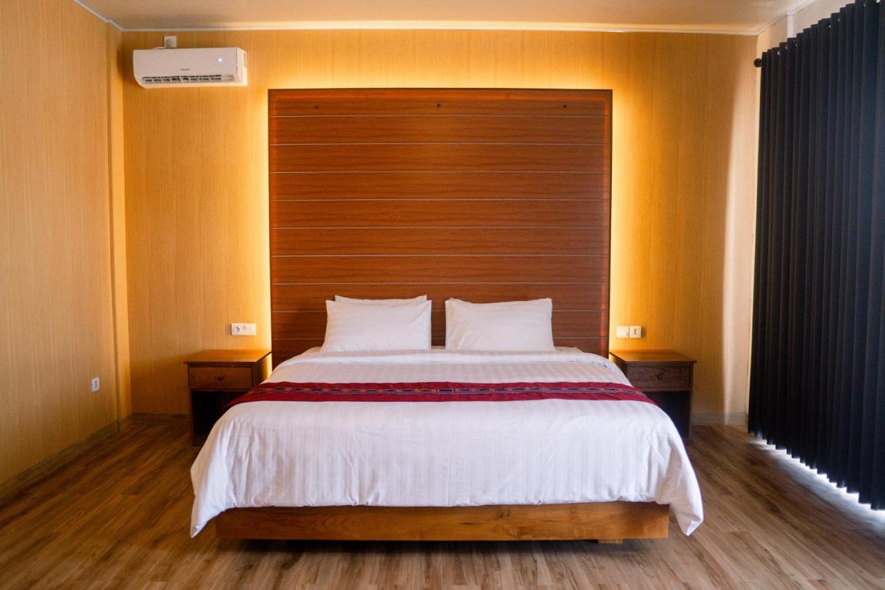 Christika Homestay Labuan Bajo Exterior photo