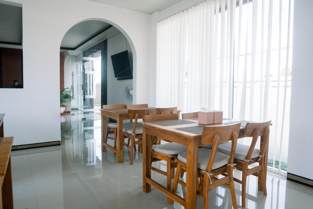 Christika Homestay Labuan Bajo Exterior photo