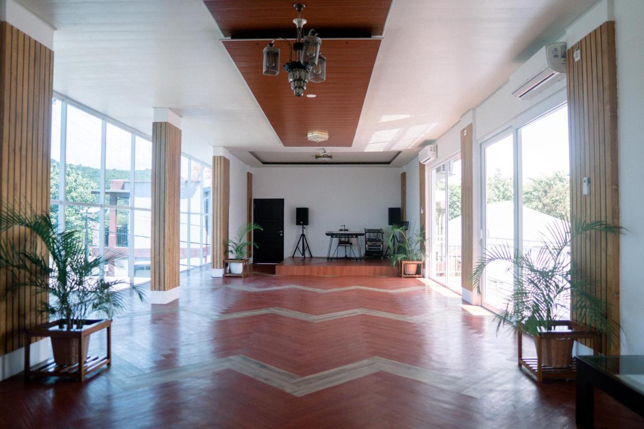 Christika Homestay Labuan Bajo Exterior photo
