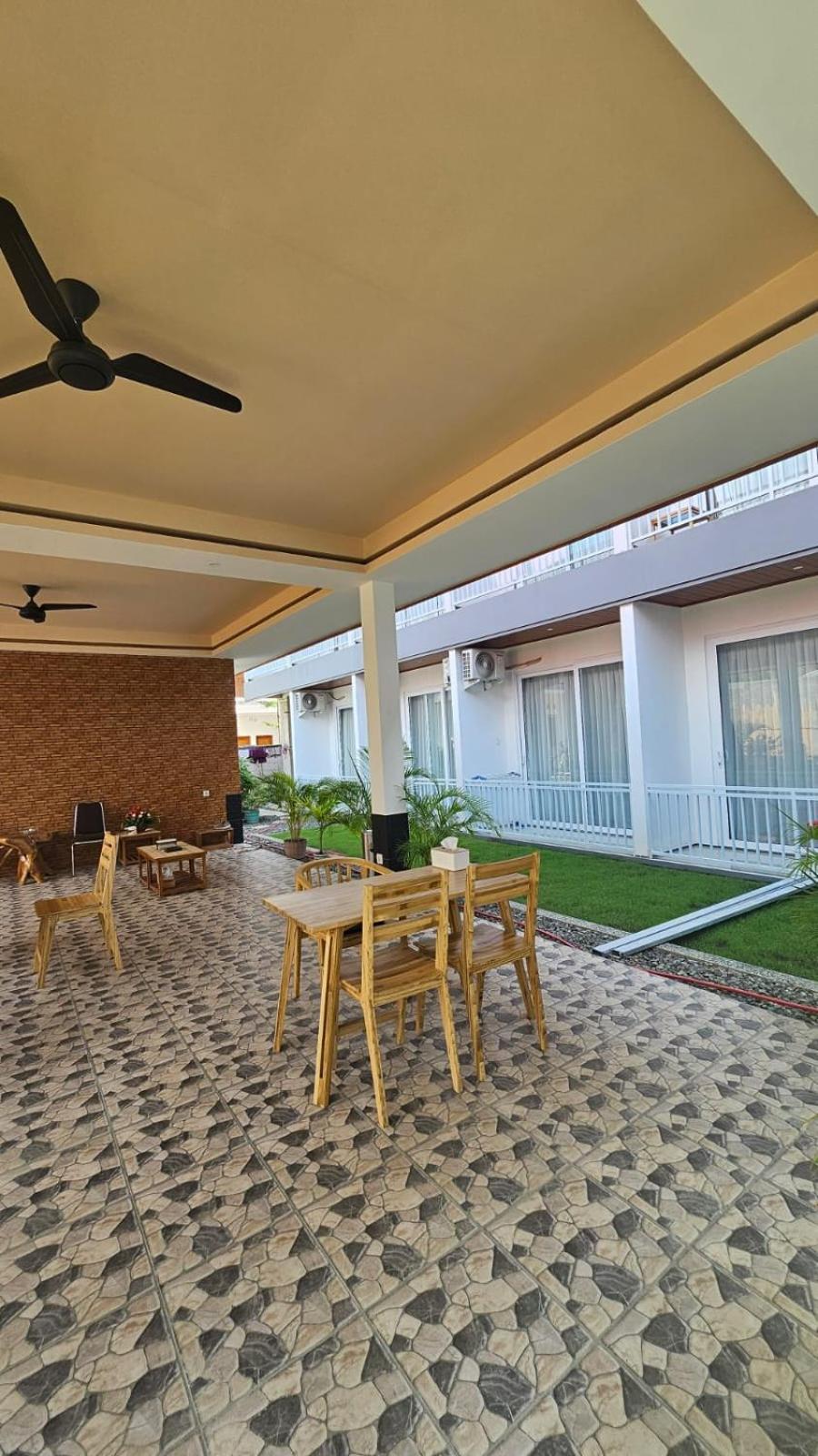 Christika Homestay Labuan Bajo Exterior photo